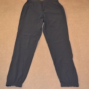 Lululemon Mens running/gym pants, grey,2018 model